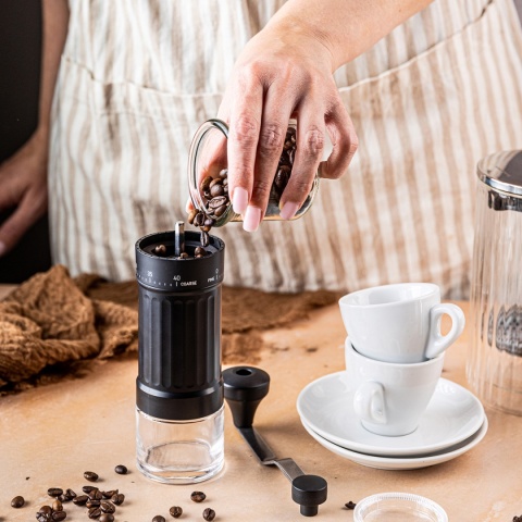 RĘCZNY MŁYNEK DO KAWY Z REGULACJĄ KINGHOFF KH-2002