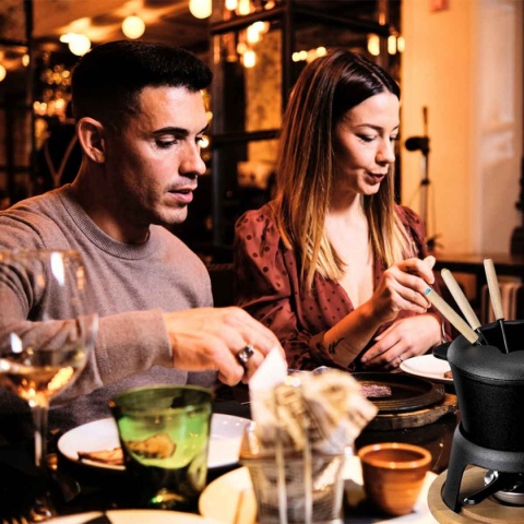 ZESTAW ŻELIWNY HAGE DO FONDUE DLA 6 OSÓB Z PODGRZEWACZEM